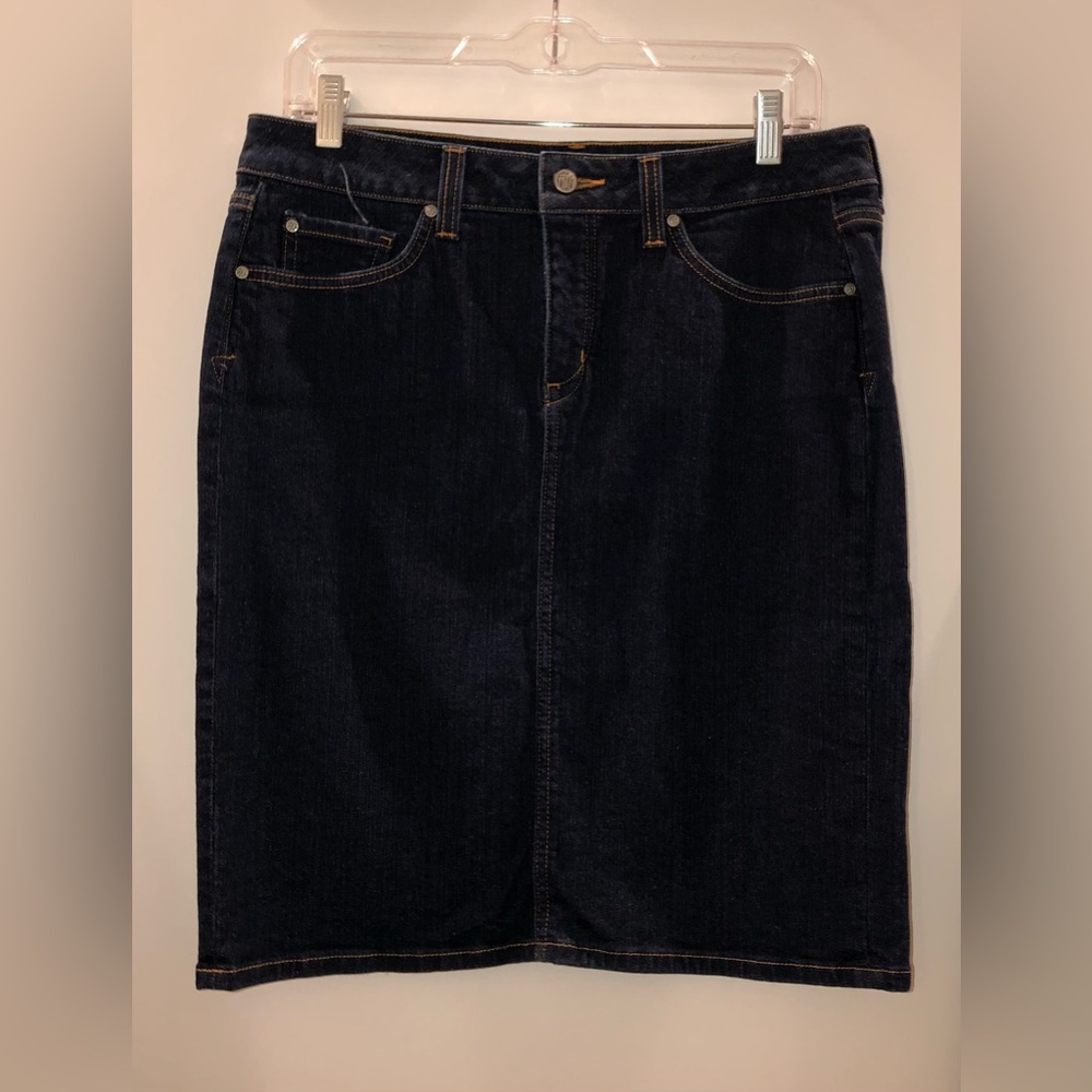 Miraclebody by Miraclesuit denim skirt size 10
